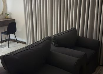 استديو بسرير ماستر وأثاث مريح 