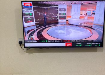 استديو بأثاث مريح وبسيط 