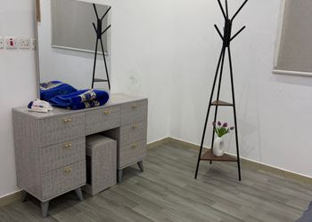 شقة بغرفة معيشة وغرفة نوم 