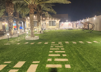 شالية انيق بمسبح ومسطحات خضراء