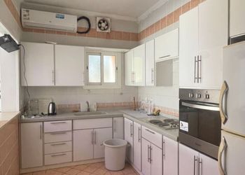 شالية باطلالة على البحر