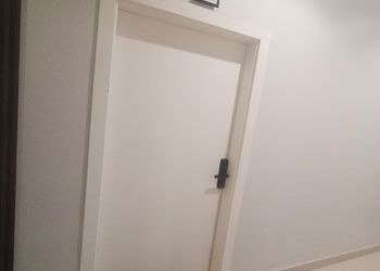 استديو بسرير ماستر وجلسة جانبية 
