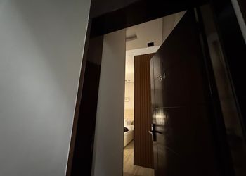 استديو بسرير ماستر 