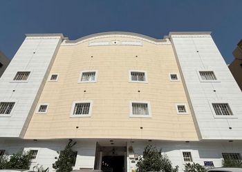 استديو بأثاث مريح وبسيط 