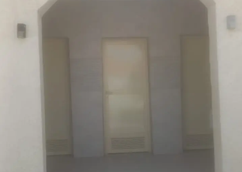  استراحة بمسطح اخضر وجلسة 