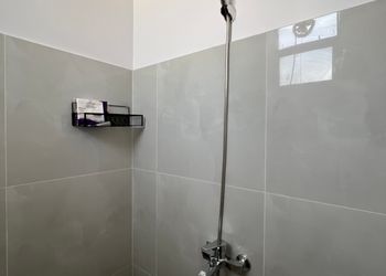 استديو بأثاث مريح وبسيط