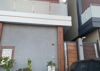 شقة بصالة انيقة وغرفتين نوم