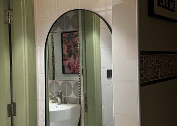 استديو هادئ بسرير ماستر
