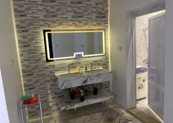 شالية واسع بمجلس ومسبح خارجي