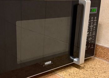 شقة بصالة أنيقة ودخول ذاتي