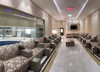استراحة بألعاب أطفال ومسبح