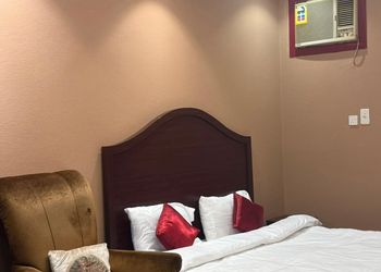 غرفة سرير ماستر بدورة مياة