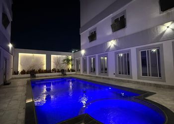 استراحة بجلسة خارجية و مسبح