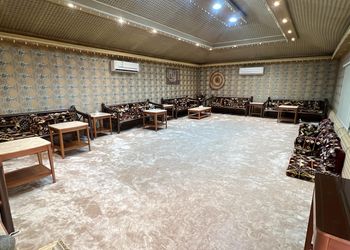 استراحةبجلسة خارجية وألعاب أطفال