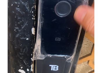 شقة بصالة أنيقة ودخول ذاتي