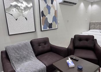 استديو بسرير ماستر وجلسة جانبية