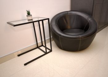 استديو بأثاث مريح وبسيط 