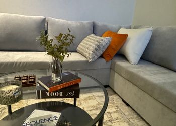 استديو هادئ بدخول ذاتي 