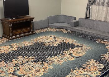 استديو بأثاث مريح وبسيط 
