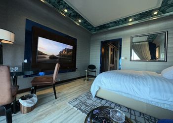 استديو بأثاث مريح وبسيط 