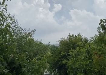 كوخ بصالة جلوس وغرفتين نوم