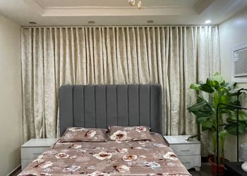 استديو بأثاث مريح وبسيط 