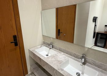 استديو هادئ بسرير ماستر