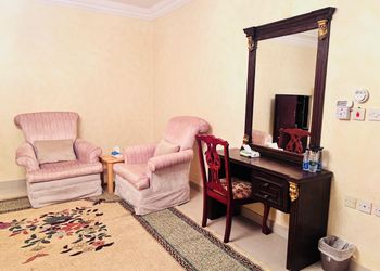 استديو بأثاث مريح وبسيط 