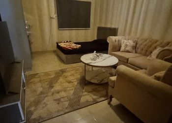 شقة بغرفتين نوم وأثاث هادئ