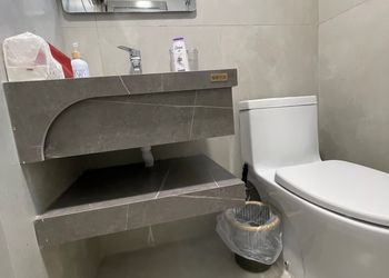 استديو بأثاث مريح وبسيط 