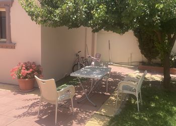 استراحة ومسطح اخضر 