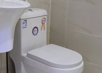 استديو بأثاث مريح وبسيط 