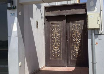 استديو هادئ بدخول ذاتي
