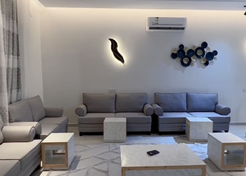 شاليه بغرفة نوم مطلة على المسبح