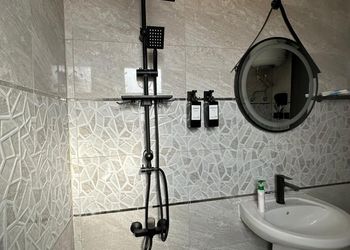 استديو بسرير ماستر وجلسة جانبية 