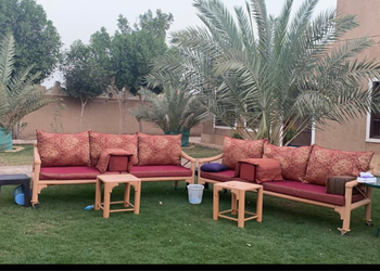 استراحة بمسطح اخضر والعاب اطفال