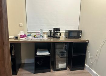 استديو بسرير ماستر وخدمة انترنت