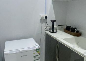 استديو هادئ بدخول ذاتي 