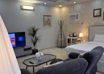 استديو بسرير ماستر وجلسة جانبية