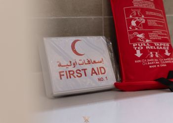 شقة بغرفة معيشة وغرفتين نوم 