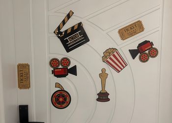 استديو بغرفة سينما و دخول ذاتي 