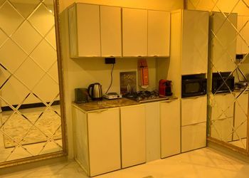 استديو باثاث مريح وبسيط 
