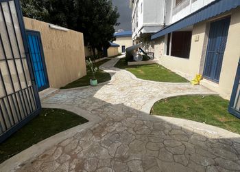 فيلا بصالة جلوس وغرفتين نوم