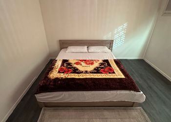 استديو راقي غرفة و حمام