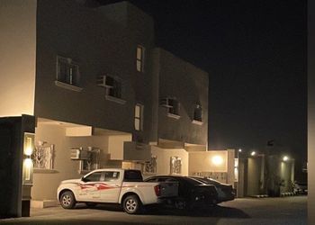 شقة بغرفة معيشة وغرفة نوم 