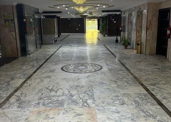استديو بأثاث مريح وبسيط 