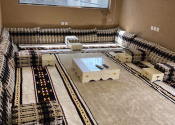 شاليه بصالة جلوس ومسبح خارجي