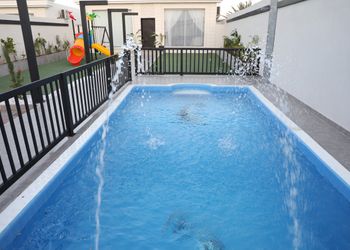 شاليه بمسطح اخضر