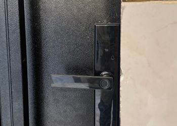 استديو بسرير ماستر وجلسة جانبية 