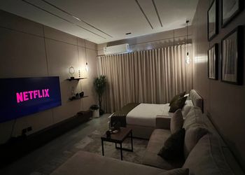 استديو بتصميم أنيق ودخول ذاتي